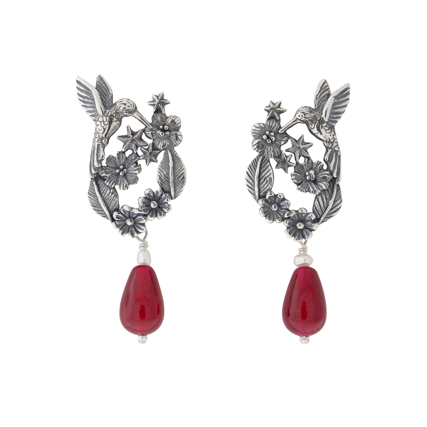 Aretes clásicos de colibrí con flores y estrellas