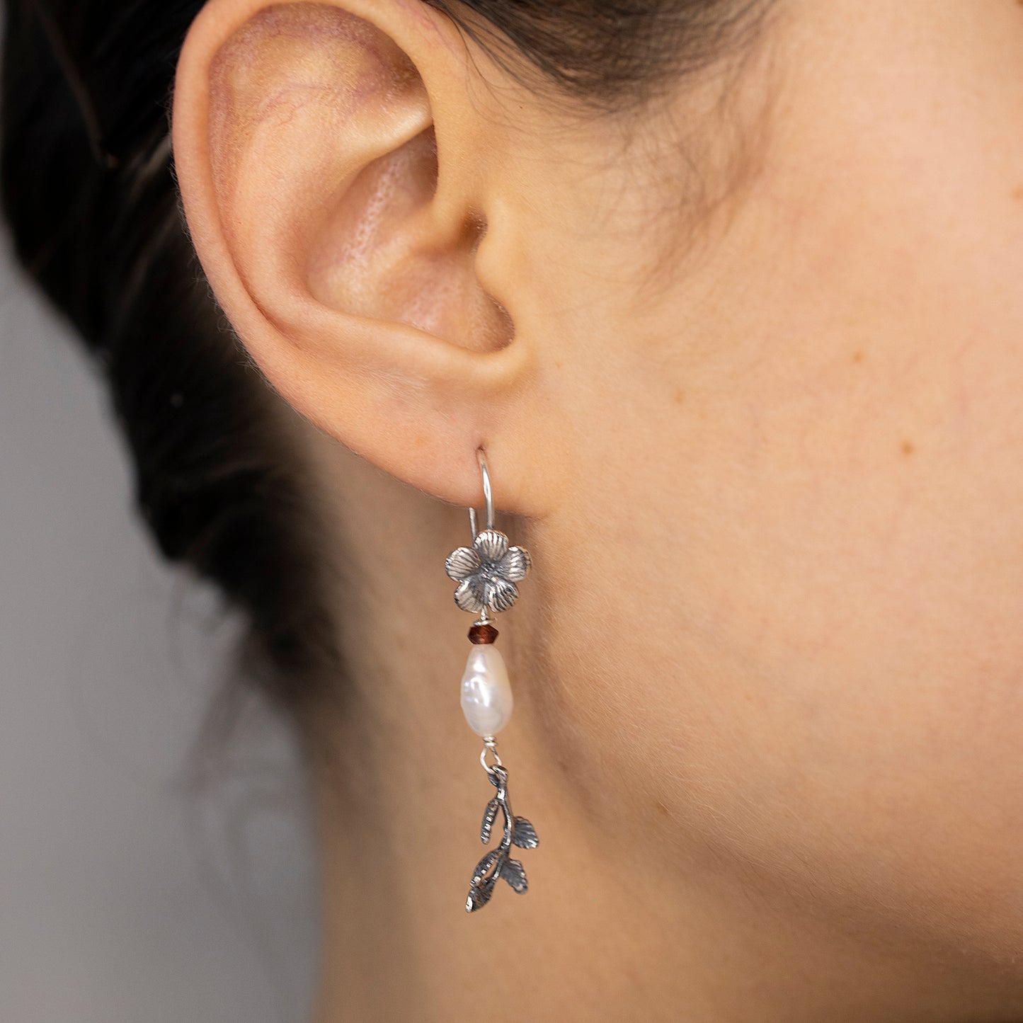 Aretes Flor Armonía Hojas