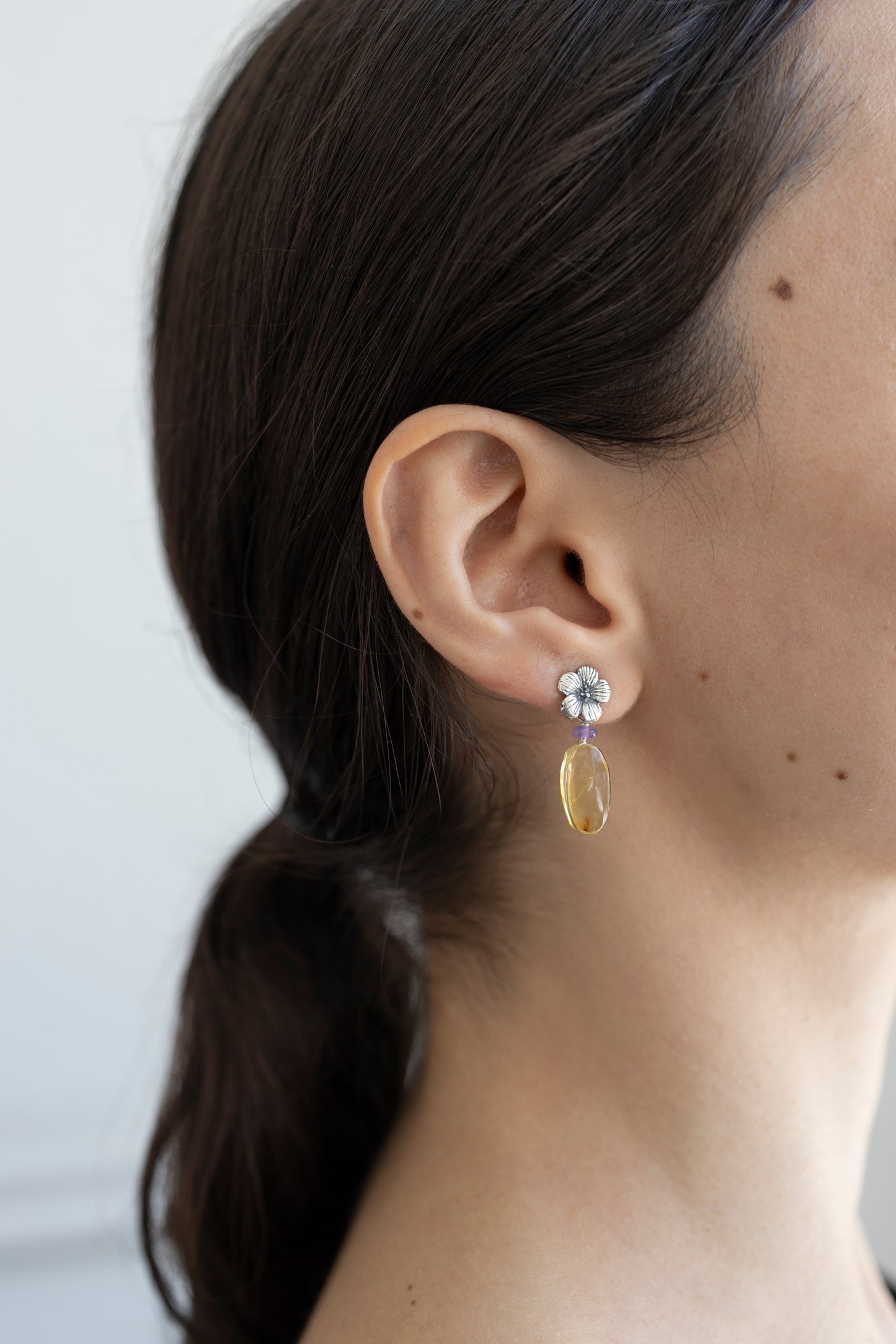 Aretes Flor Armonía con Ambar