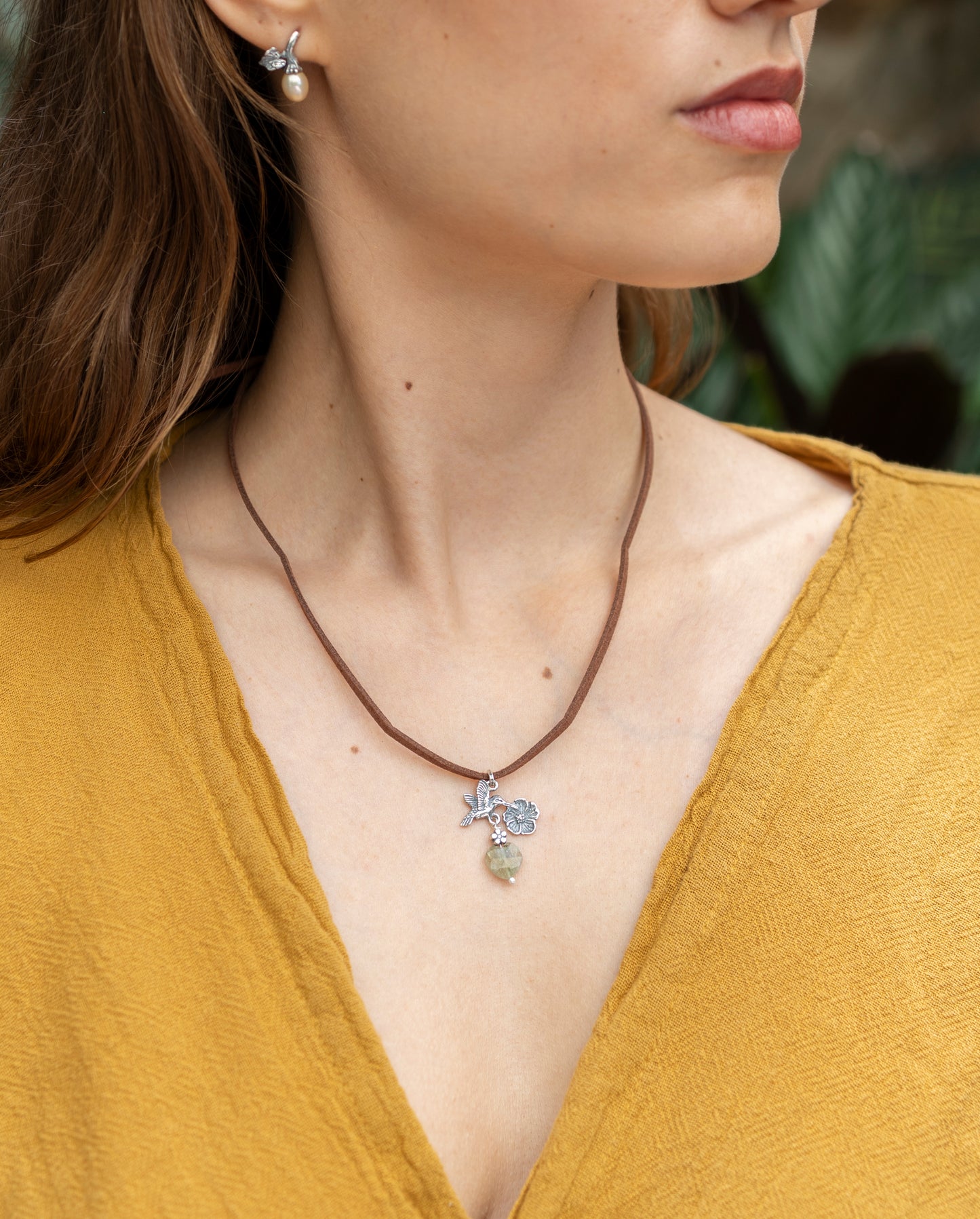 Dije Colibrí con Flor