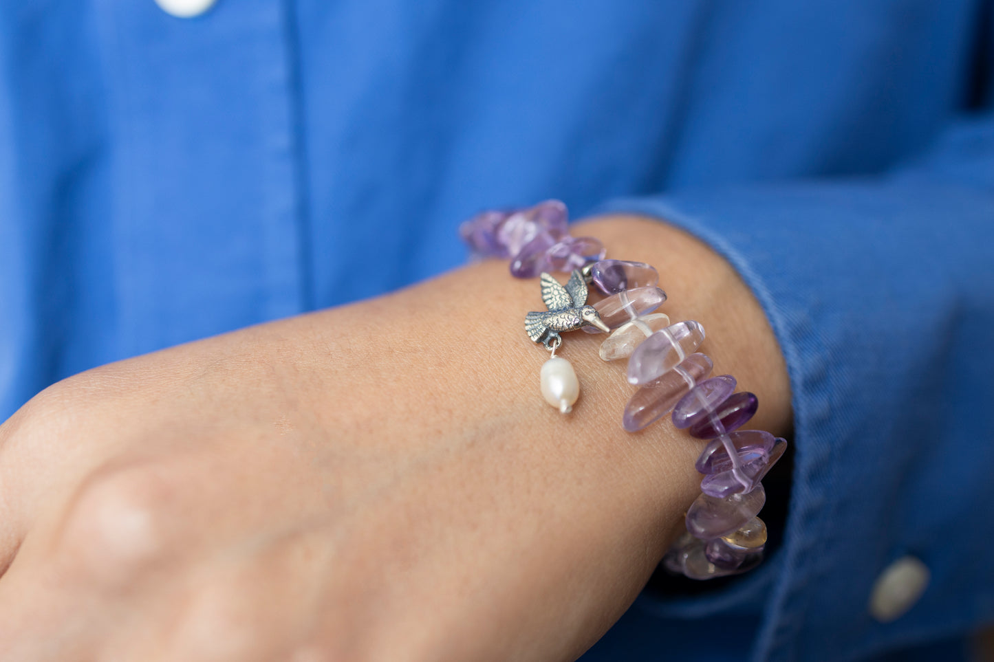 Pulsera colibrí en vuelo