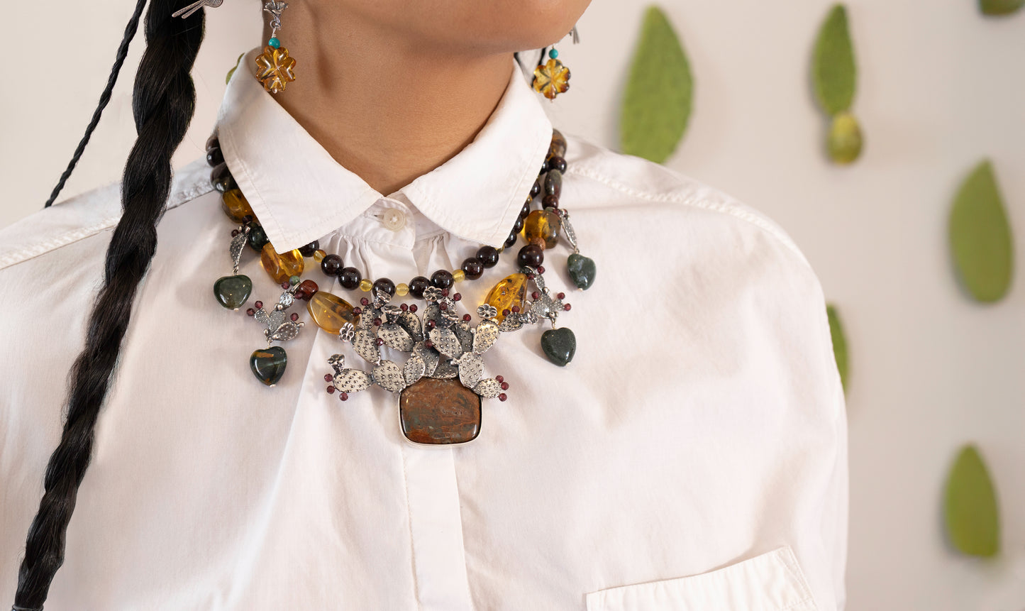 Collar Los que no salen en la historia