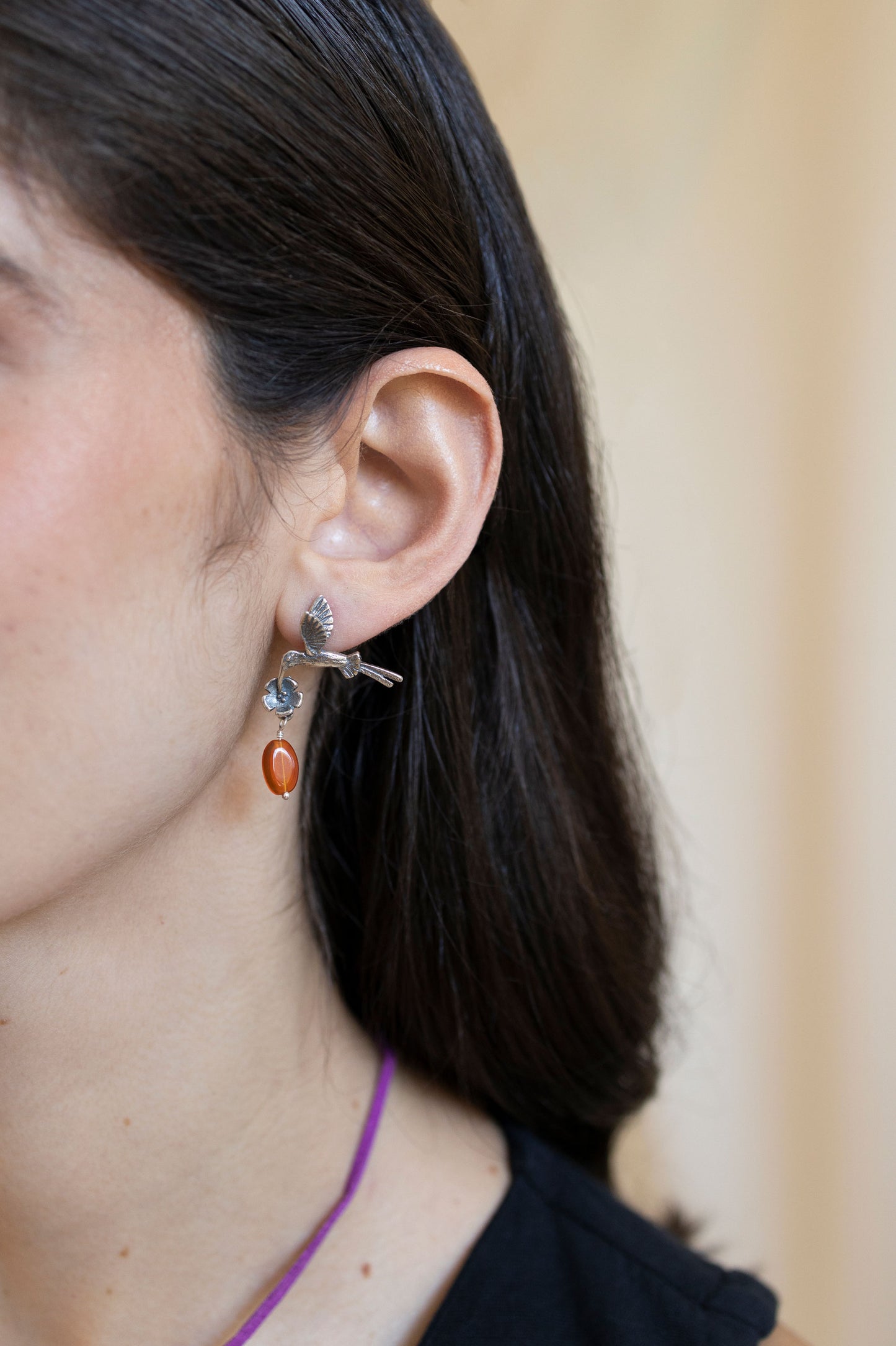 Aretes colibríes colas largas
