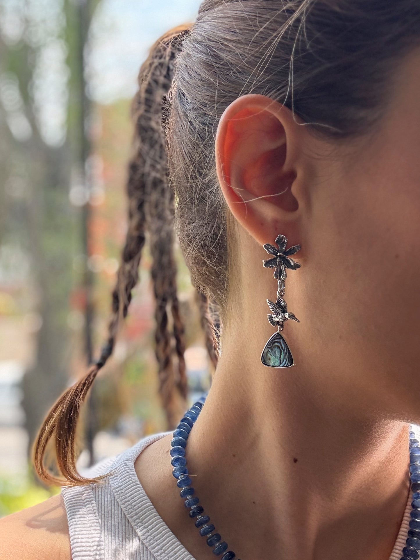 Aretes colibrí enamorado de la orquídea