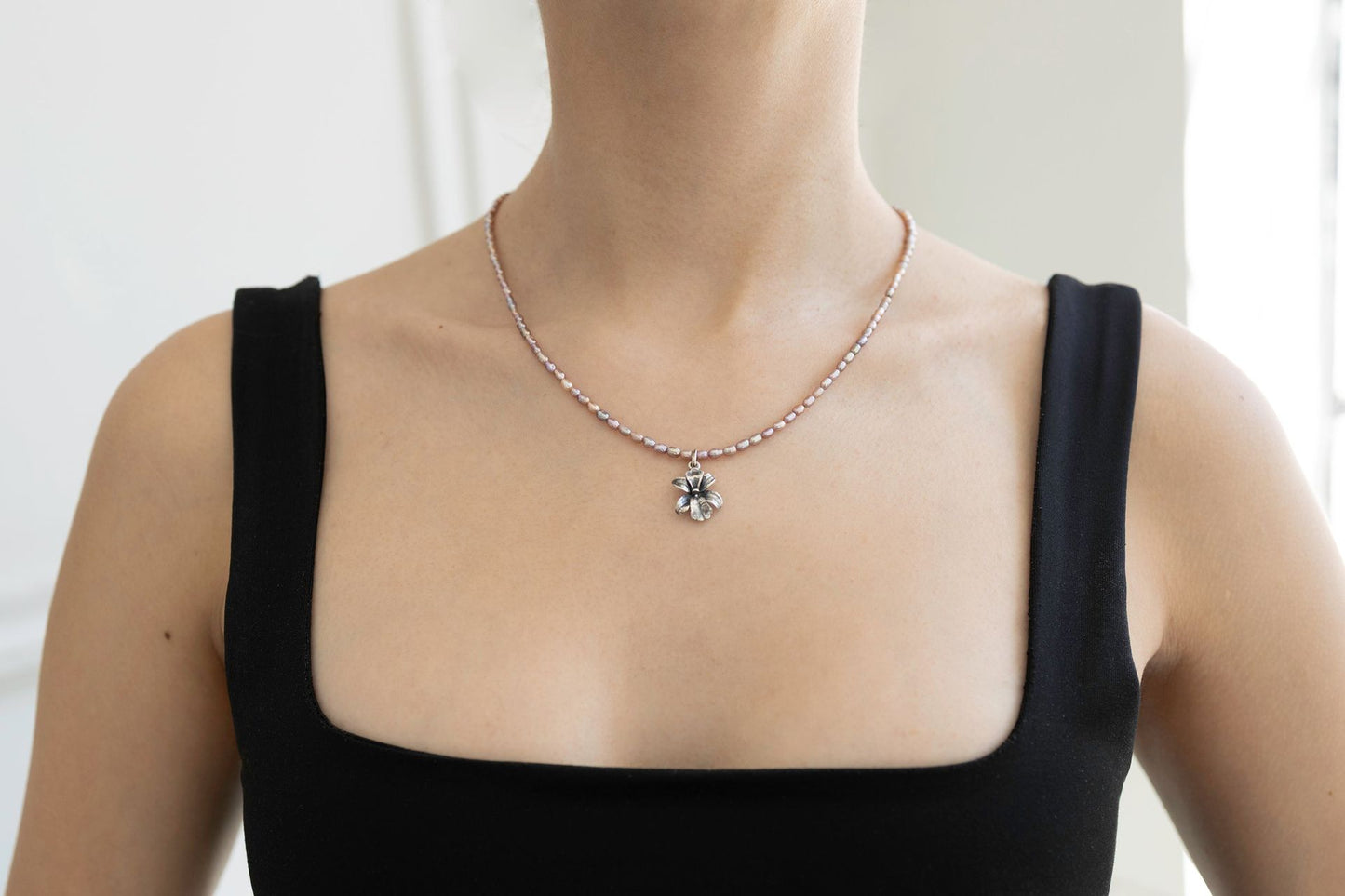 Collar armonía con orquídeas