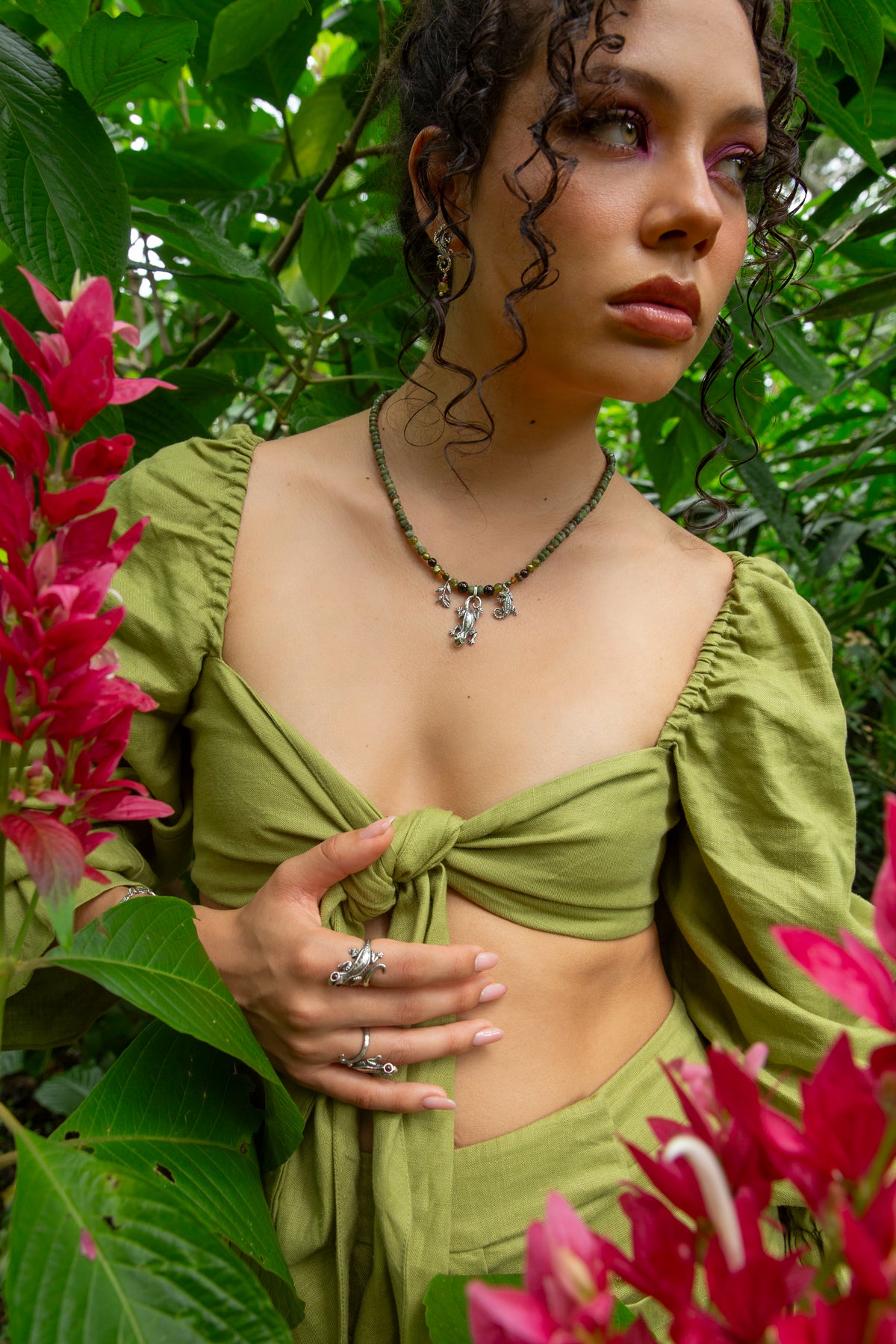 Collar dos miradas