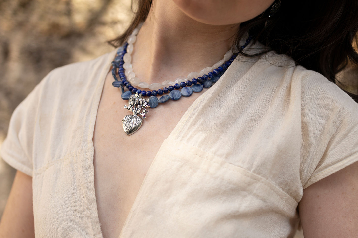 Collar nopal enraizado en el corazón