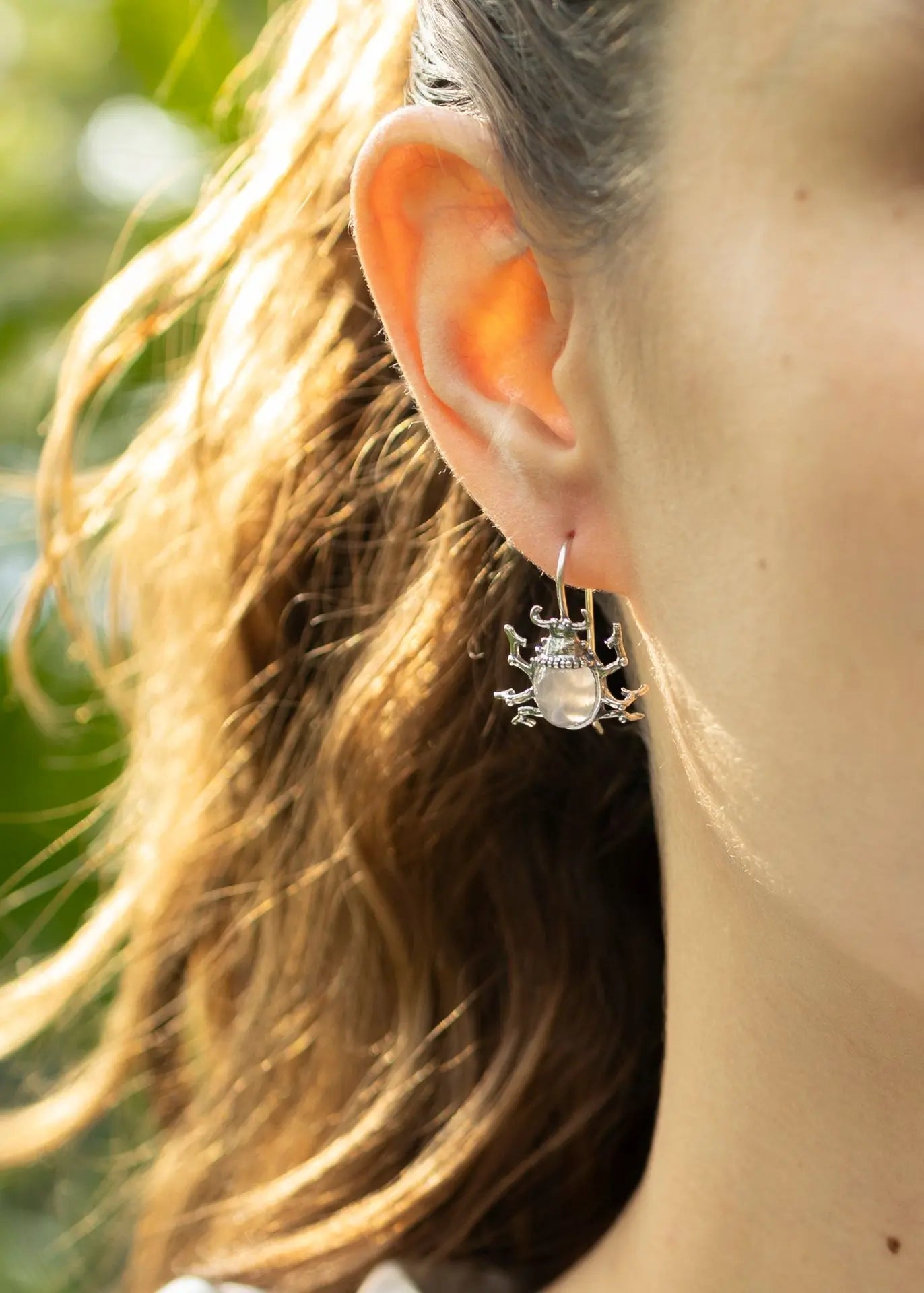 Aretes escarabajo oval