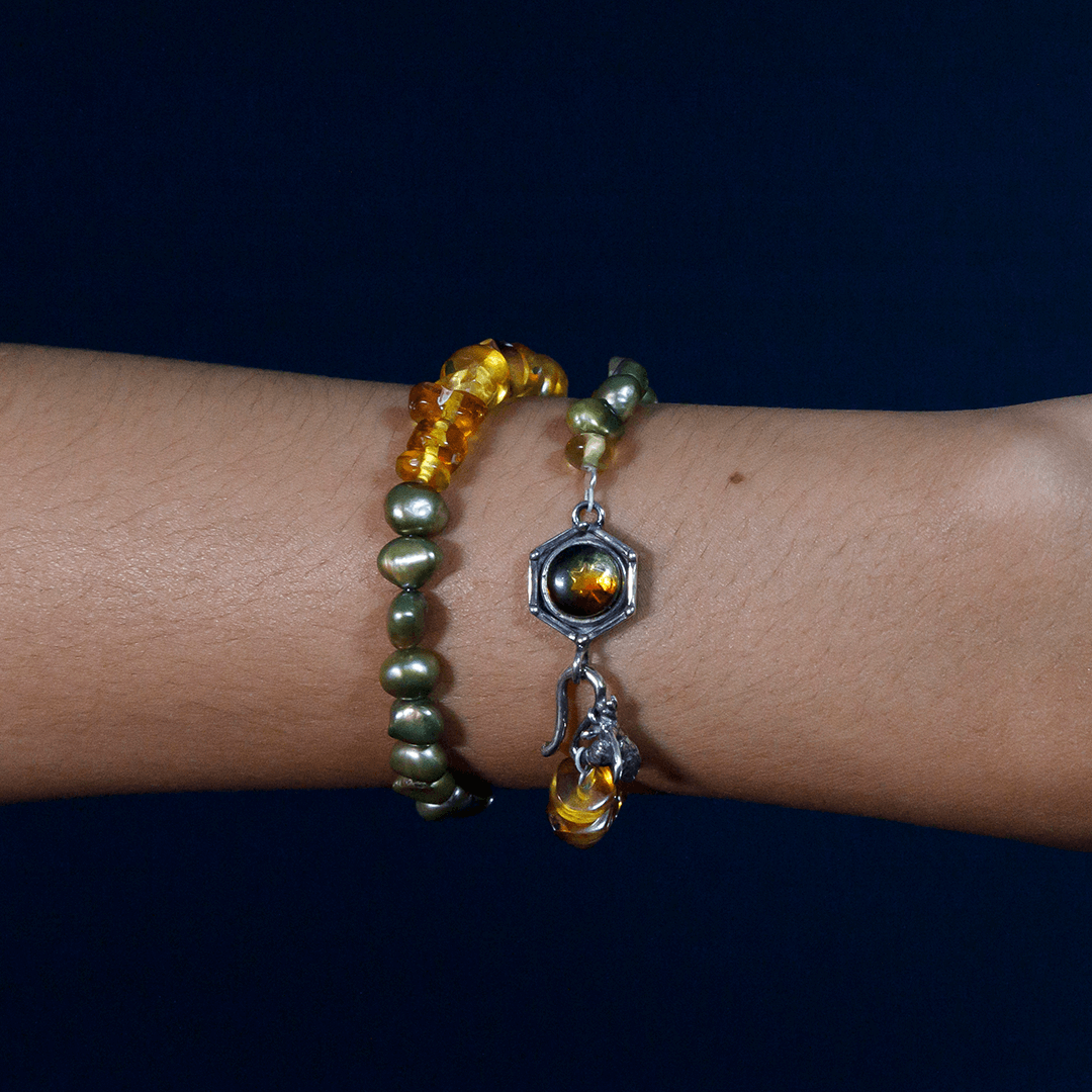 Pulsera Abejita en su Panal