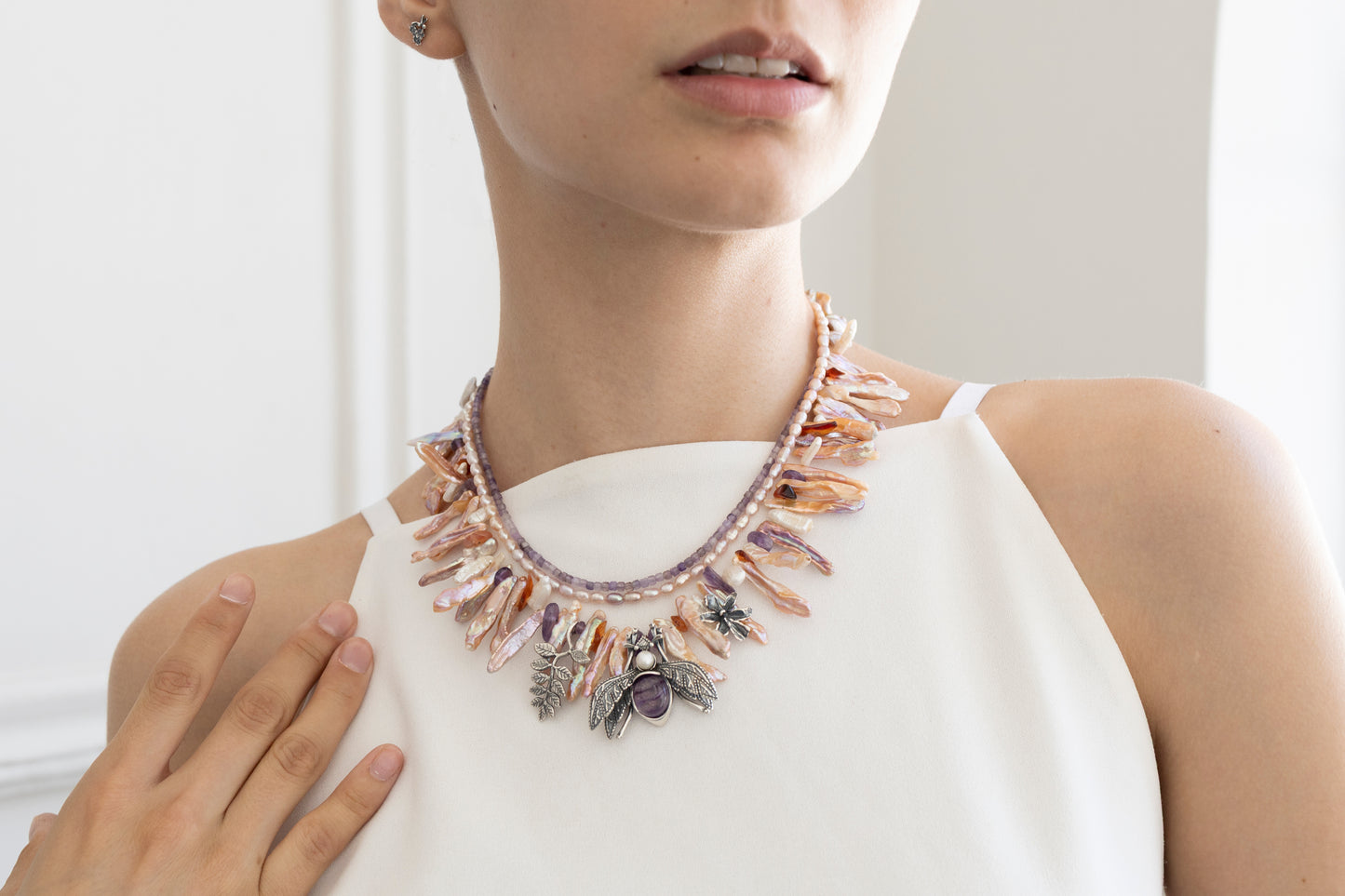 Collar Escarabajo lleno de color