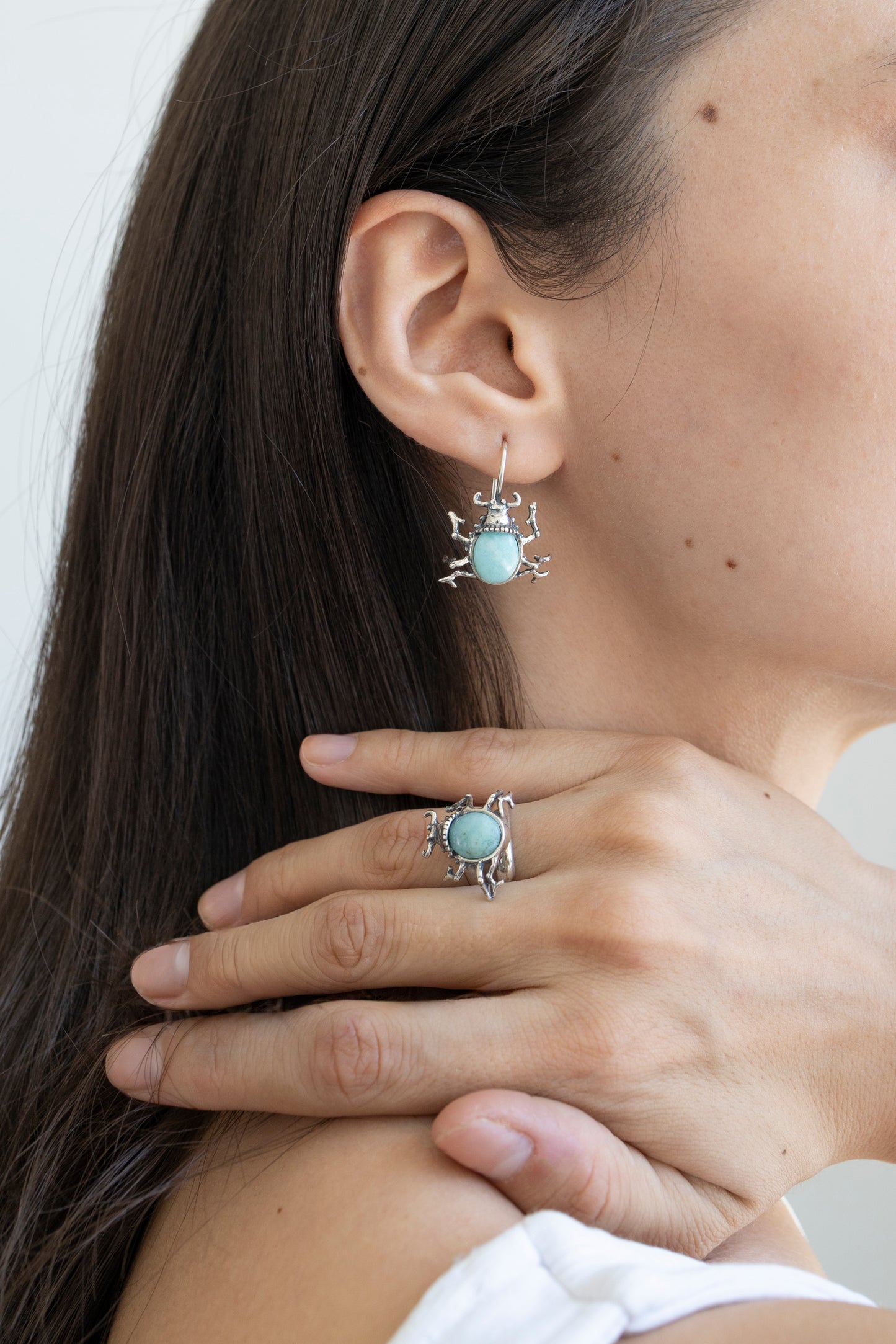 Aretes escarabajo oval