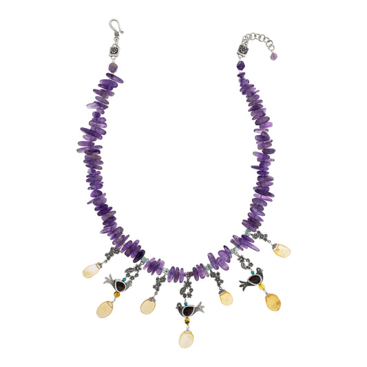 Collar de Palomas románticas y flores