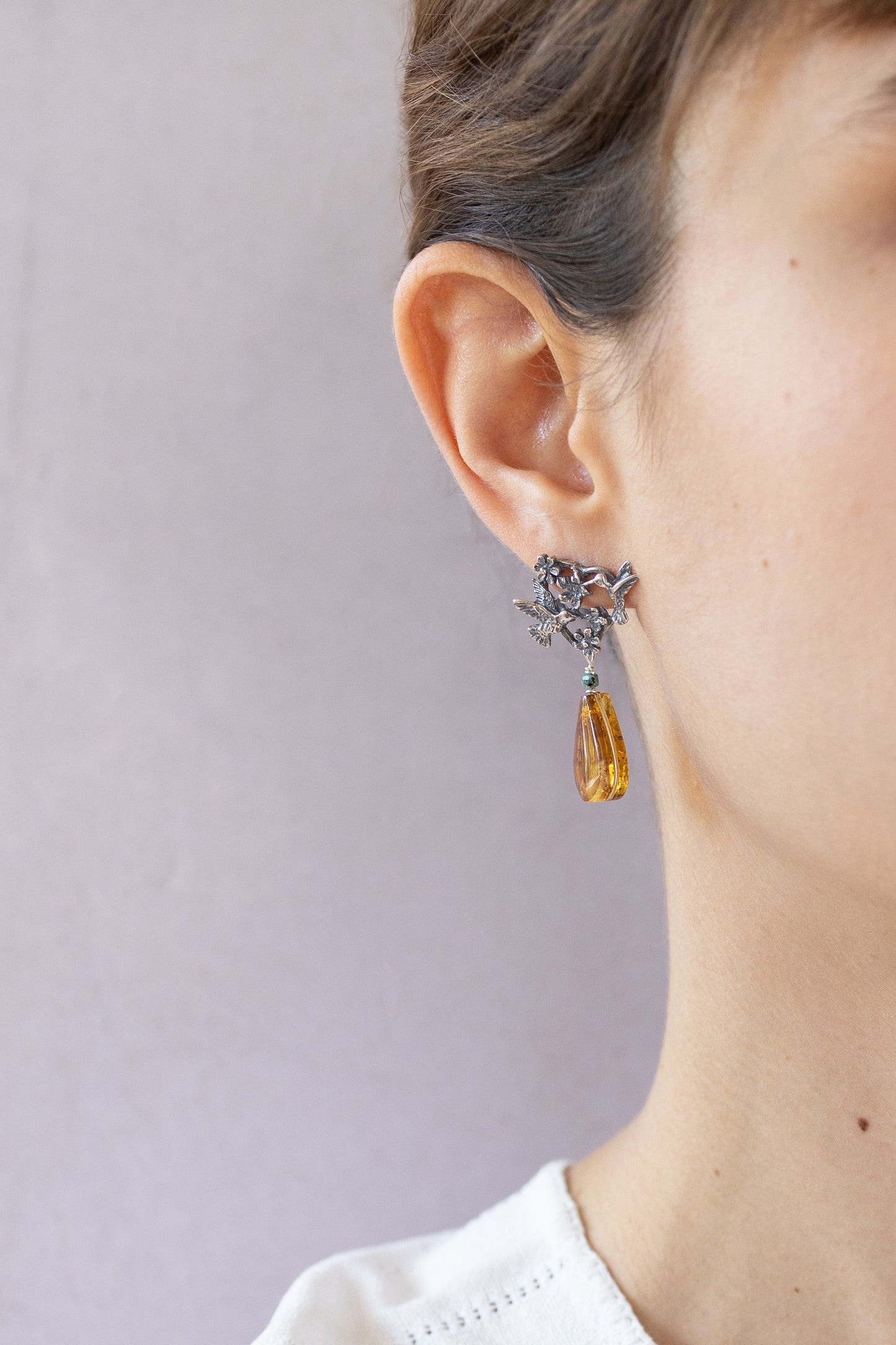 Aretes Colibríes Enamorados con Ámbar