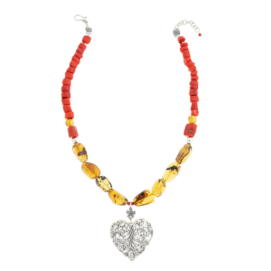 Collar corazón que guía al amor