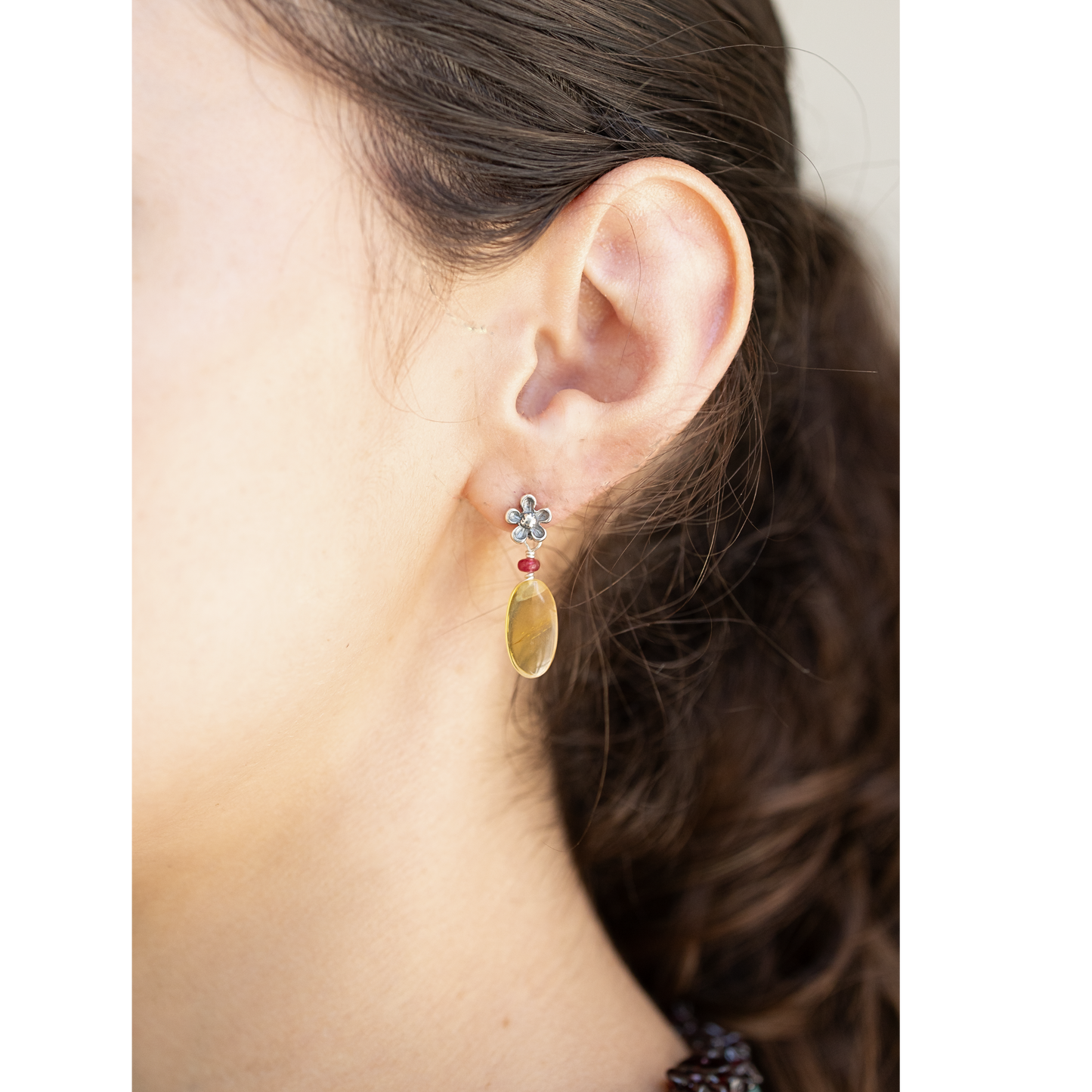 Aretes Florecita con Ámbar