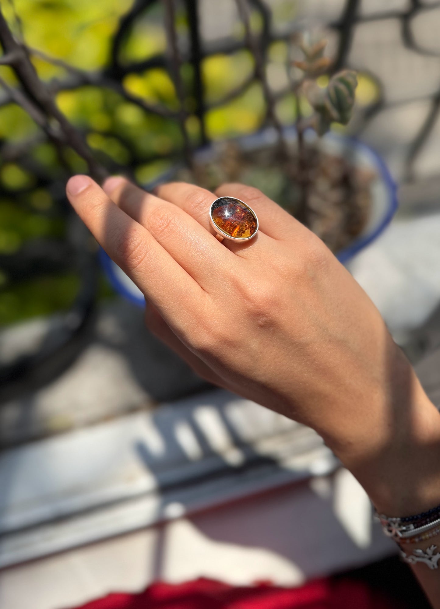 Anillo de ámbar protector