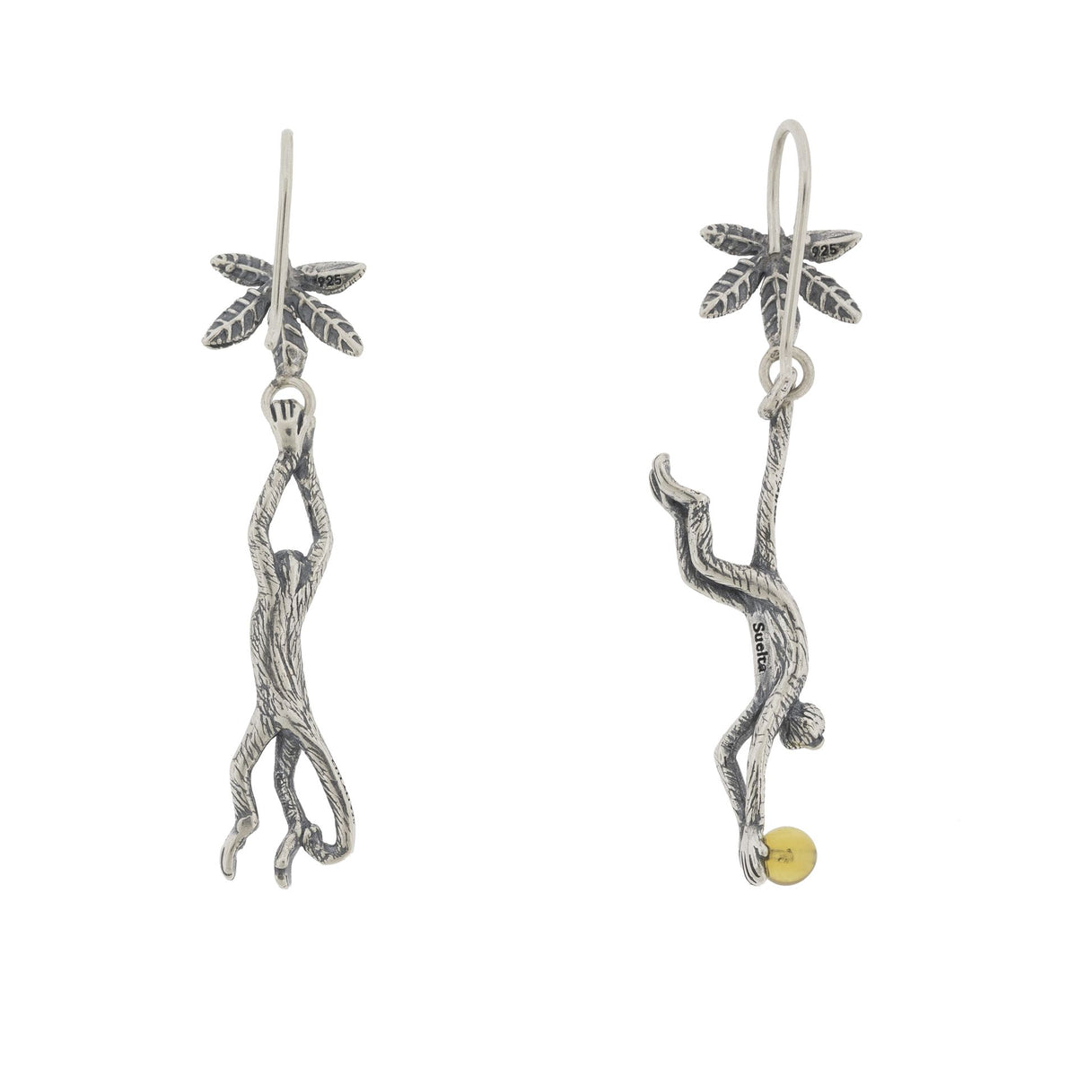 Aretes Jugando entre las ramas