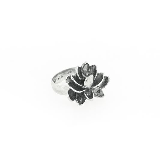 Anillo Flor de Loto mediano - Citlali Joyas